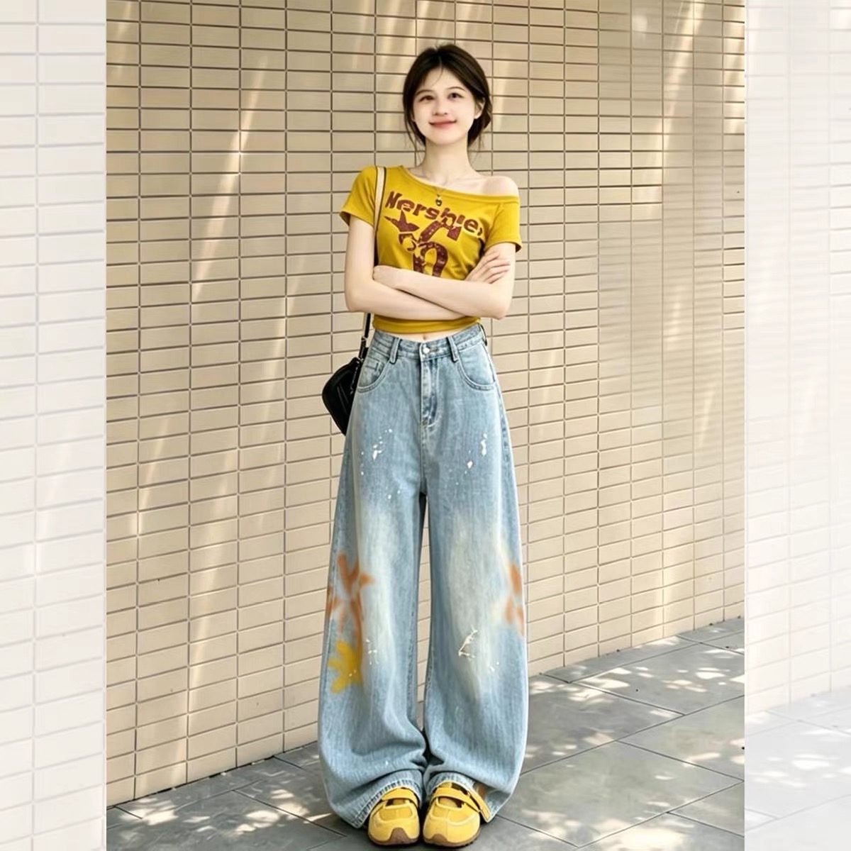 Ginger Yellow Off-Shoulder Printed Slimming Short-Sleeve T-Shirt for Women Summer 2026 Casual Chic Miu-Style Top