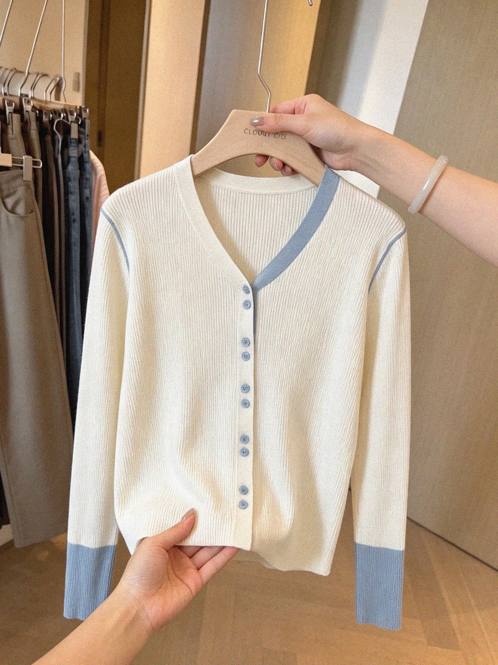 Women's Contrast Color Knit Cardigan Sweater Korean Style Soft Versatile Top - Image 3